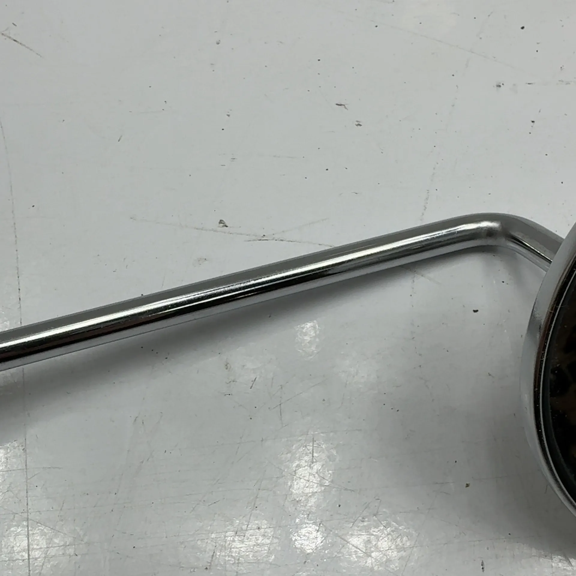 Rétroviseur rond à tige longue gauche