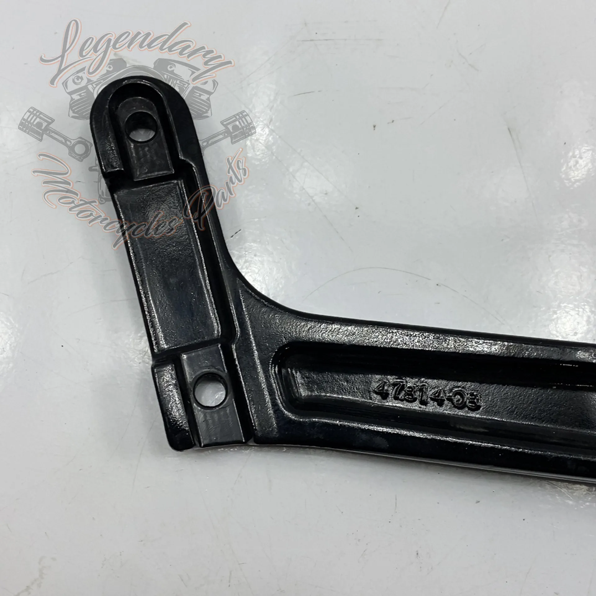 Support garde boue arrière droit OEM 47814-08 ( 47813-08BHP )