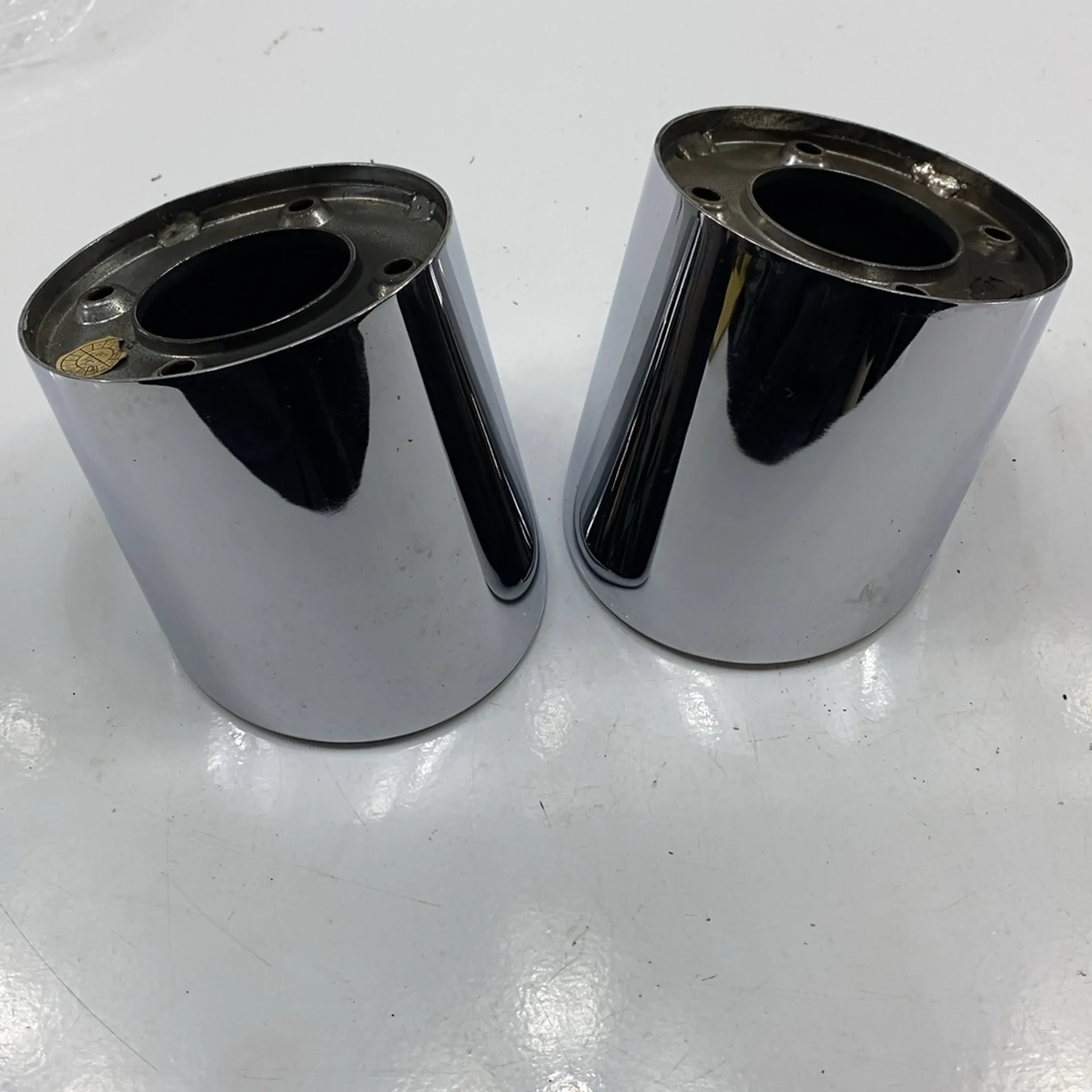 Embouts de silencieux 4 OEM 65100019