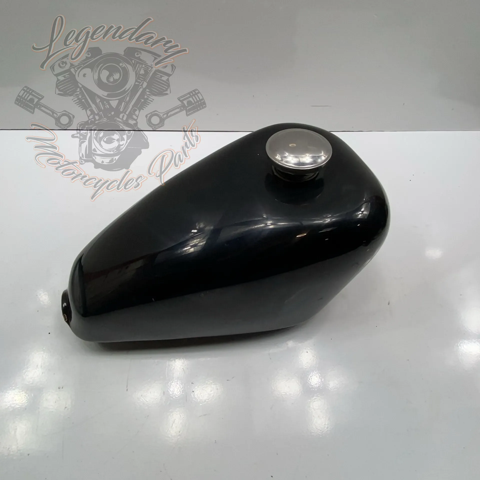 HARLEY-DAVIDSON ブラックタンク Vivid Black 3.7 Gallon Gas Fuel Tank Fit For Harley Davidson