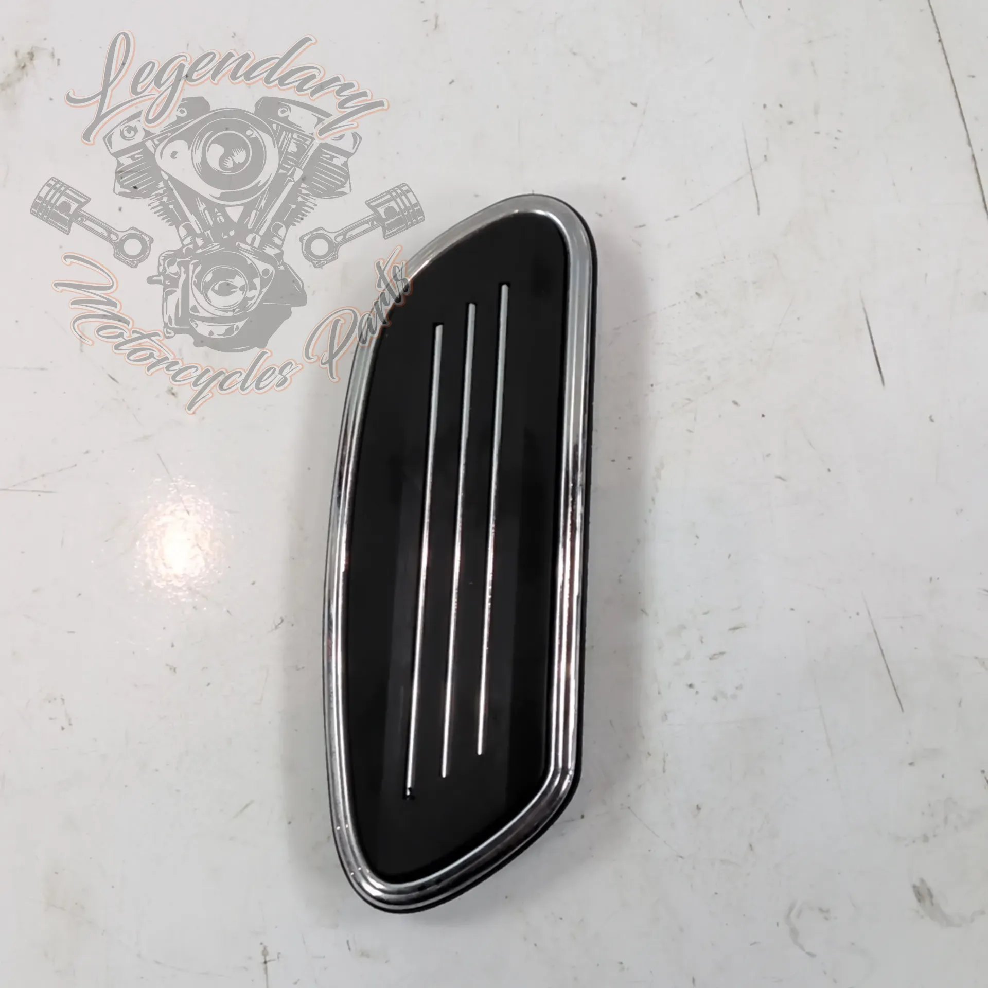 Insert de marche pied passager gauche Streamliner OEM 50422-05